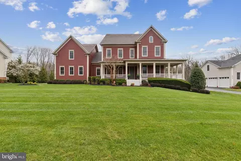 Exterior - 23130 Expedition Dr, Ashburn, VA 20148 photo 3 of 20