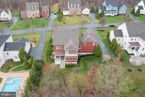 View/Area - 23130 Expedition Dr, Ashburn, VA 20148 photo 5 of 10