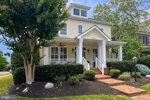 23021 White Ibis Dr, Brambleton, VA 20148