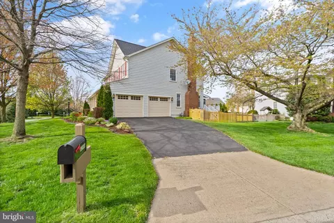 Exterior - 43444 Whetstone Ct, Ashburn, VA 20147 photo 5 of 21