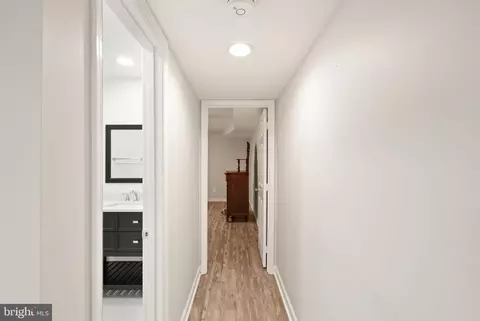 Entry Way - 43444 Whetstone Ct, Ashburn, VA 20147 photo 5 of 6