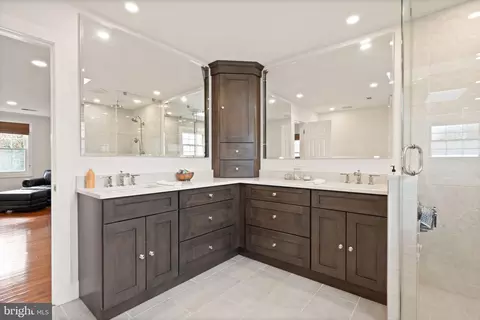 Bath - 43444 Whetstone Ct, Ashburn, VA 20147 photo 3 of 5