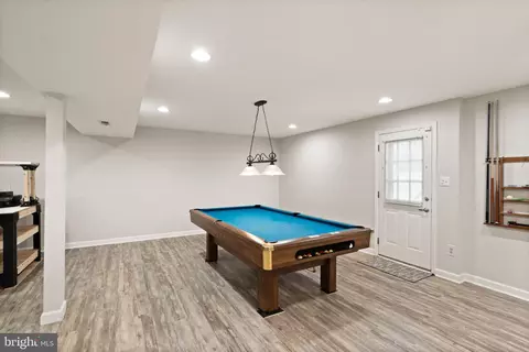 Living - 43444 Whetstone Ct, Ashburn, VA 20147 photo 6 of 6