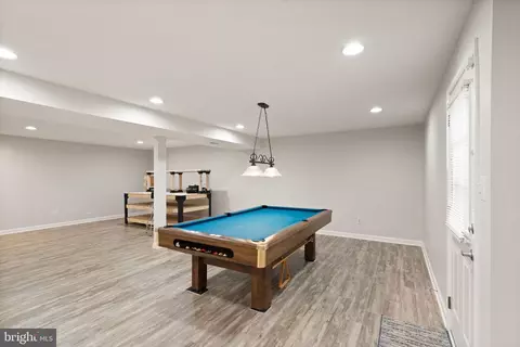 Living - 43444 Whetstone Ct, Ashburn, VA 20147 photo 5 of 6