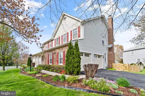 Exterior - 43444 Whetstone Ct, Ashburn, VA 20147 photo 4 of 21