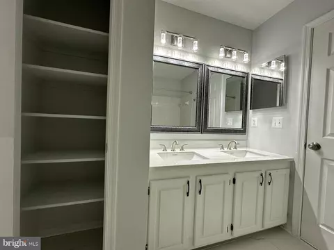 20244 Brookview Sq, Ashburn, VA 20147 photo 27