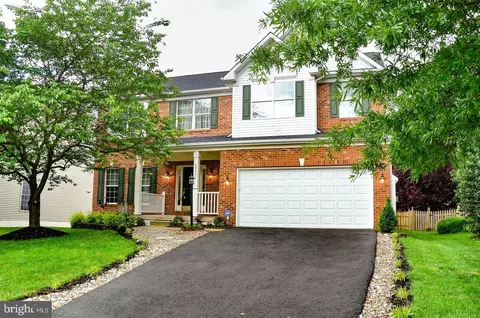 20533 Breezyhill Dr, Ashburn, VA 20147 photo 1