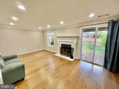 44110 Gala Cir, Ashburn, VA 20147 photo 17