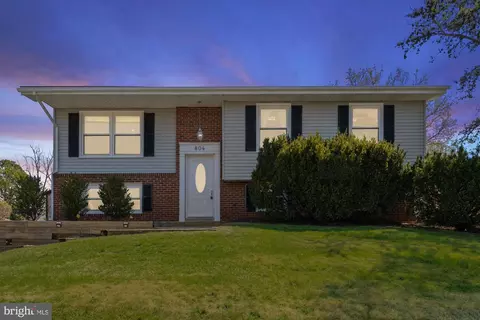 804 N Upton St, Sterling, VA 20164