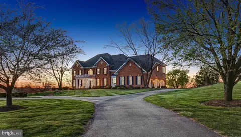 40752 Browns Ln, Waterford, VA 20197