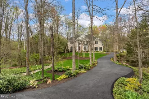 21433 Lake Dr, Sterling, VA 20164