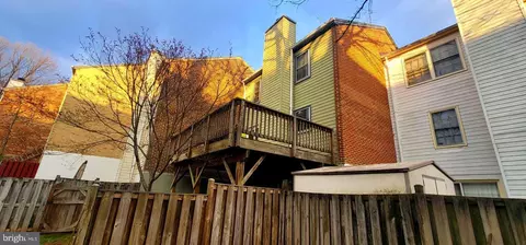 Exterior - 1066 Tottenham Ct, Sterling, VA 20164 photo 7 of 10
