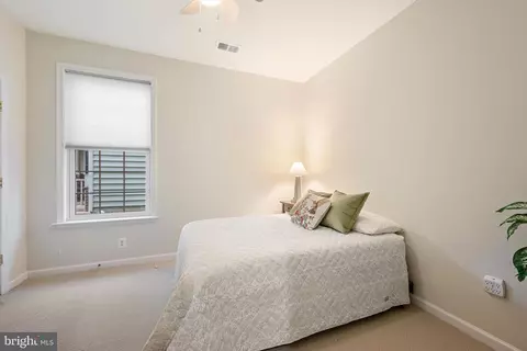 Bedroom - 20614 Crescent Pointe Pl, Ashburn, VA 20147 photo 4 of 6