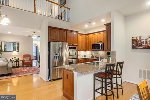 Kitchen - 20614 Crescent Pointe Pl, Ashburn, VA 20147 photo 5 of 5