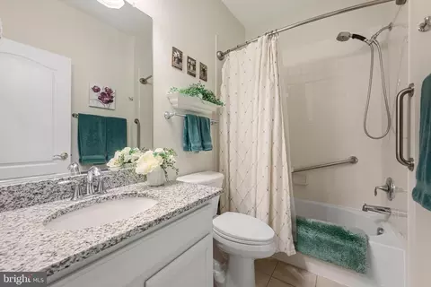 Bath - 20614 Crescent Pointe Pl, Ashburn, VA 20147 photo 2 of 3
