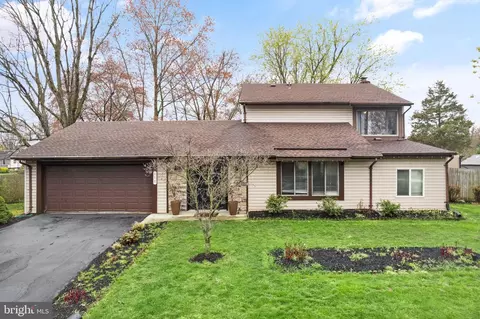 117 Farmington Ln, Sterling, VA 20164