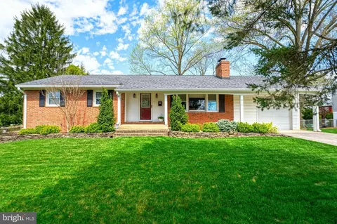 313 Prospect Dr SW, Leesburg, VA 20175