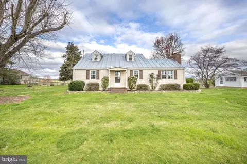 23045 Watson Rd, Leesburg, VA 20175