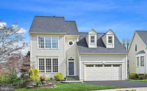 46530 Cedarhurst Dr, Sterling, VA 20165