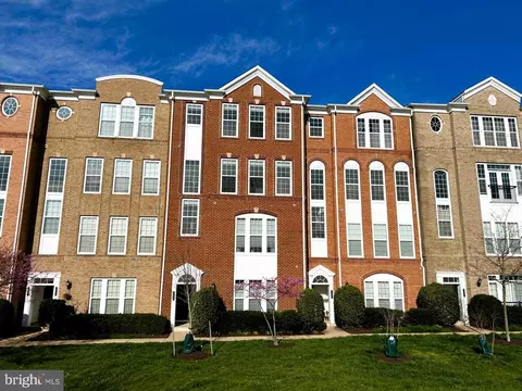 20652 Sibbald Sq, Ashburn, VA 20147