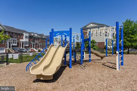 View/Area - 20652 Sibbald Sq, Ashburn, VA 20147 photo 3 of 3