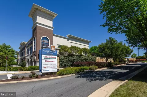 Exterior - 20652 Sibbald Sq, Ashburn, VA 20147 photo 13 of 14