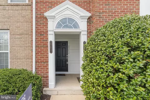 Exterior - 20652 Sibbald Sq, Ashburn, VA 20147 photo 3 of 14