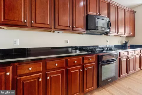Kitchen - 20652 Sibbald Sq, Ashburn, VA 20147 photo 1 of 4