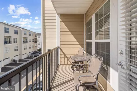 Exterior - 20652 Sibbald Sq, Ashburn, VA 20147 photo 5 of 14