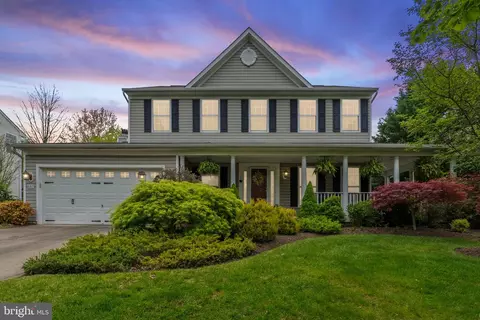 681 Wintergreen Dr, Purcellville, VA 20132
