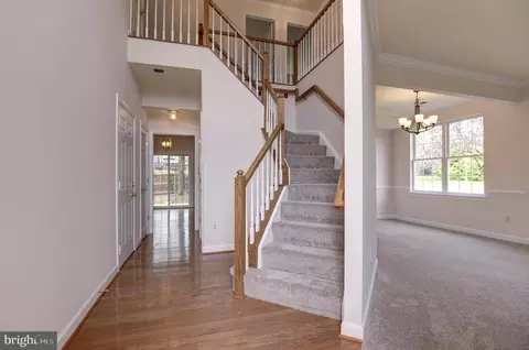 Entry Way - 42983 Bluengrey Ct, Ashburn, VA 20147 photo 2 of 8