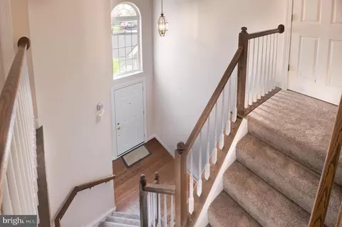 Entry Way - 42983 Bluengrey Ct, Ashburn, VA 20147 photo 6 of 8