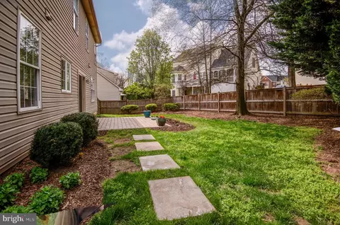 Exterior - 42983 Bluengrey Ct, Ashburn, VA 20147 photo 6 of 7