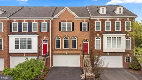 43764 Smith Ferry Sq, Leesburg, VA 20176