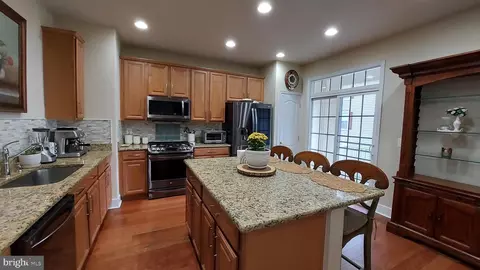 Kitchen - 42415 Bowditch, Brambleton, VA 20148 photo 4 of 5