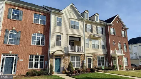Exterior - 42415 Bowditch, Brambleton, VA 20148 photo 2 of 5