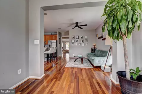 Living - 43139 Crosswind Ter, Broadlands, VA 20148 photo 10 of 12