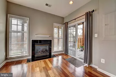 Living - 43139 Crosswind Ter, Broadlands, VA 20148 photo 11 of 12