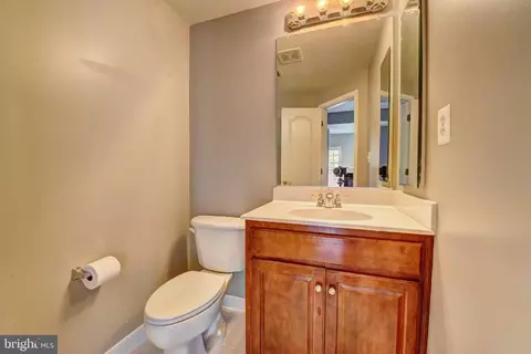 Bath - 43139 Crosswind Ter, Broadlands, VA 20148 photo 5 of 6