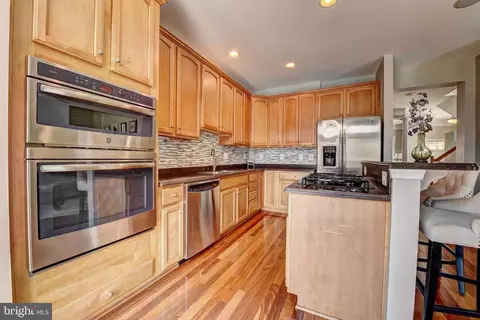 Kitchen - 43139 Crosswind Ter, Broadlands, VA 20148 photo 1 of 9