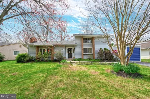 411 Sugarland Run Dr, Sterling, VA 20164