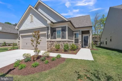 46456 Beartown Dr, Sterling, VA 20164