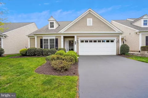 20691 Crescent Pointe Pl, Ashburn, VA 20147