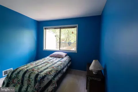 Bedroom - 112 Biscayne Ct, Sterling, VA 20164 photo 5 of 8