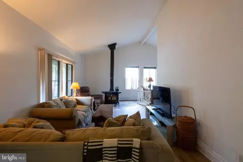 Living - 112 Biscayne Ct, Sterling, VA 20164 photo 6 of 6