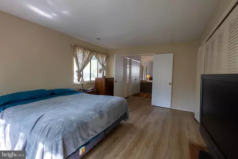 Bedroom - 112 Biscayne Ct, Sterling, VA 20164 photo 4 of 8