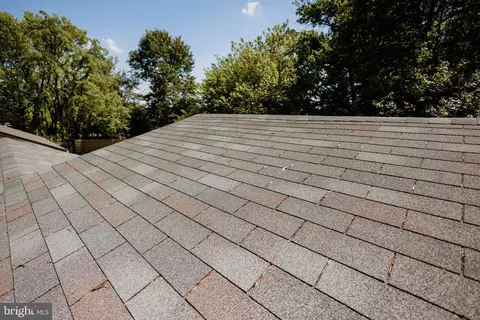 Exterior - 112 Biscayne Ct, Sterling, VA 20164 photo 3 of 8
