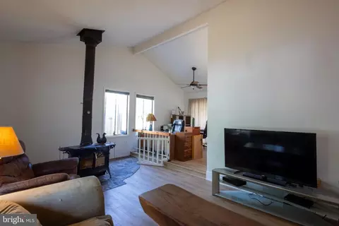 Living - 112 Biscayne Ct, Sterling, VA 20164 photo 3 of 6