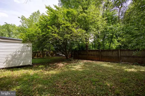 Exterior - 112 Biscayne Ct, Sterling, VA 20164 photo 6 of 8