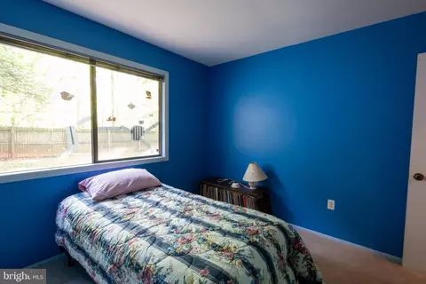 Bedroom - 112 Biscayne Ct, Sterling, VA 20164 photo 6 of 8